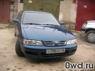 Битый автомобиль Nissan Primera